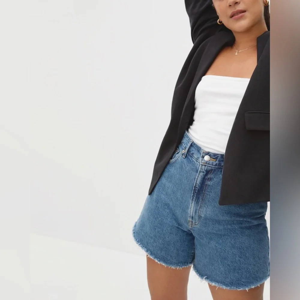 Everlane The A-Line Denim Short in medium indigo - size 33 - Picture 4 of 13